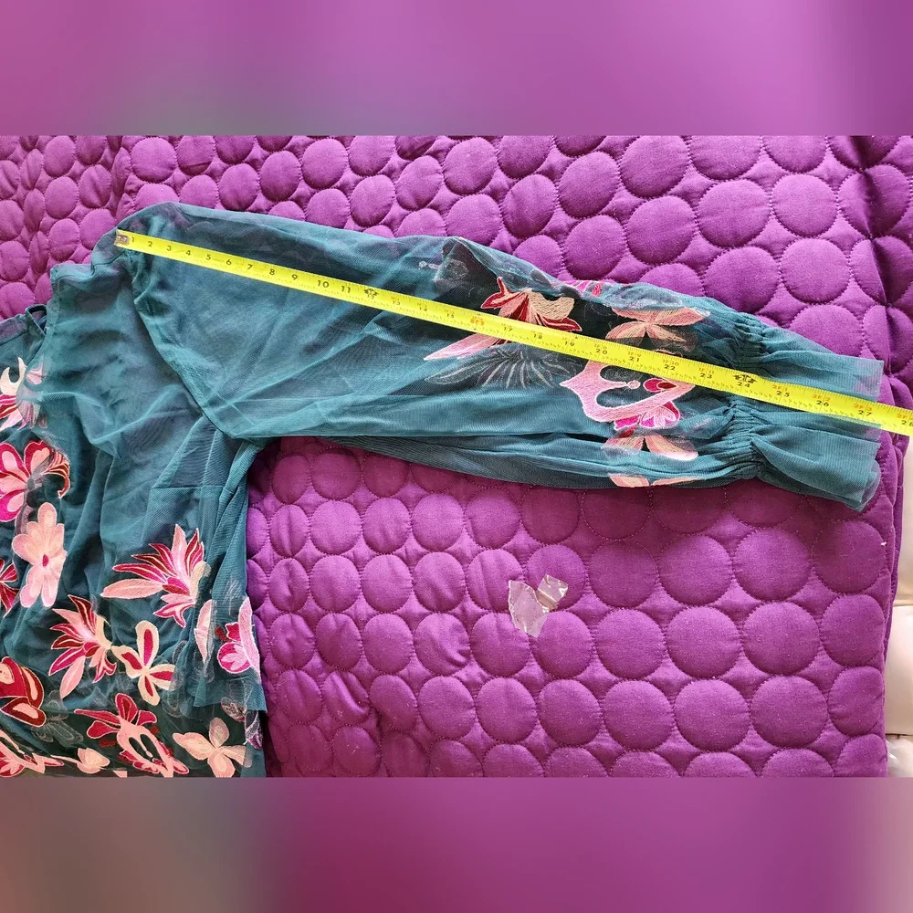 NWT By Anthropologie Long-Sleeve Embroidered Cropped Mesh Top Size 1X - Picture 8 of 16